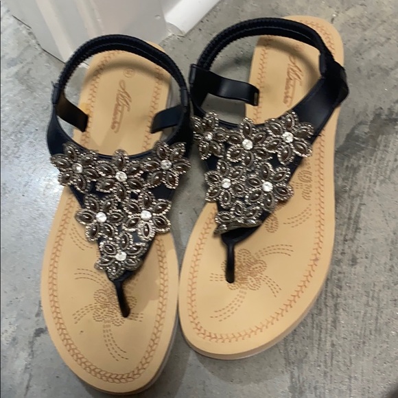 sandals - Picture 1 of 1
